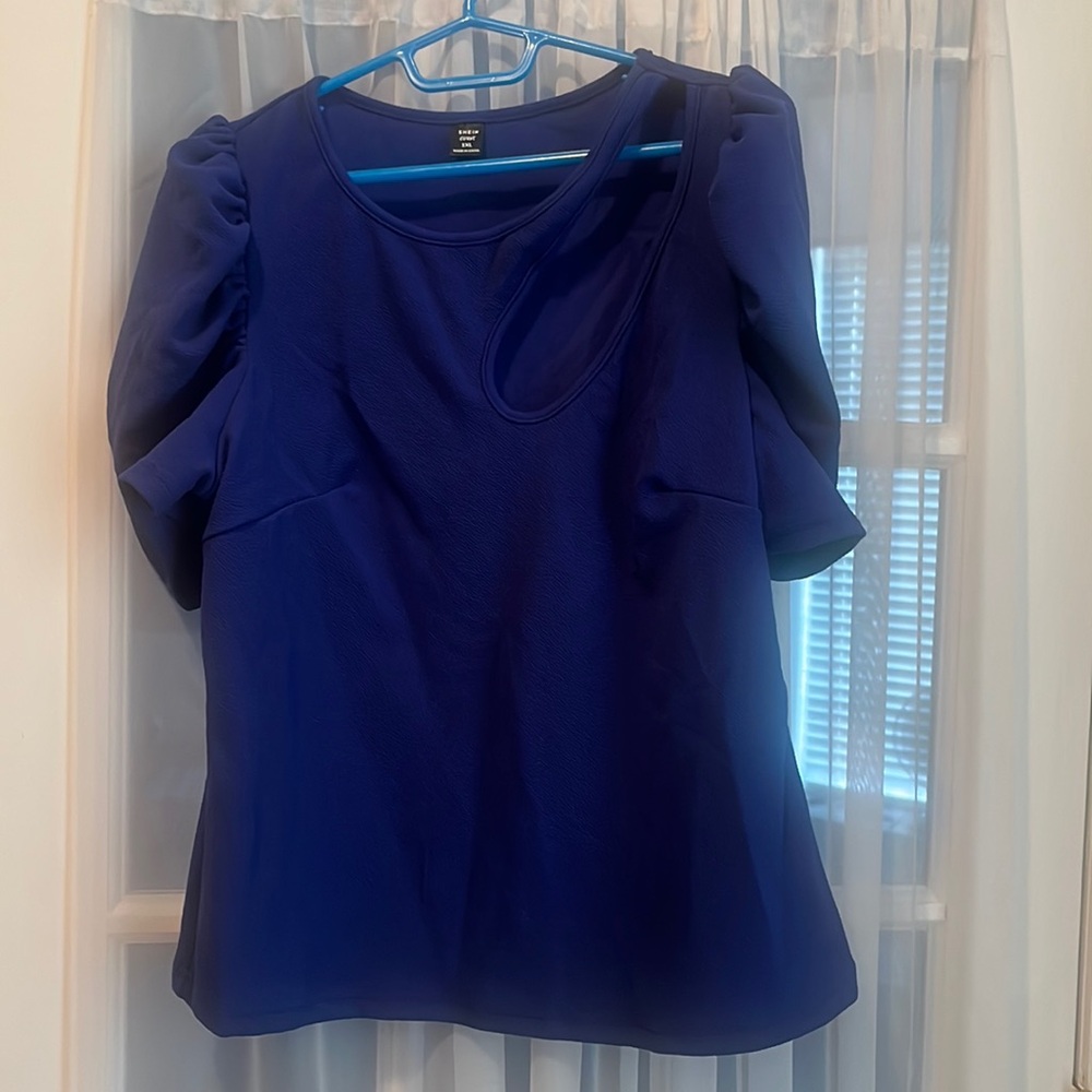 Cute blue cut out - top - never worn